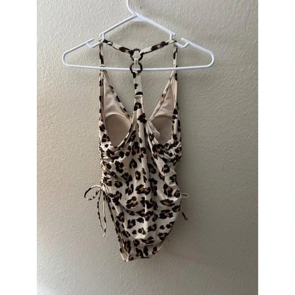 Kona Sol Womens Leopard Print Swimsuit Side Tie O-Ring Racerback
M A933 - Picture 2 of 4